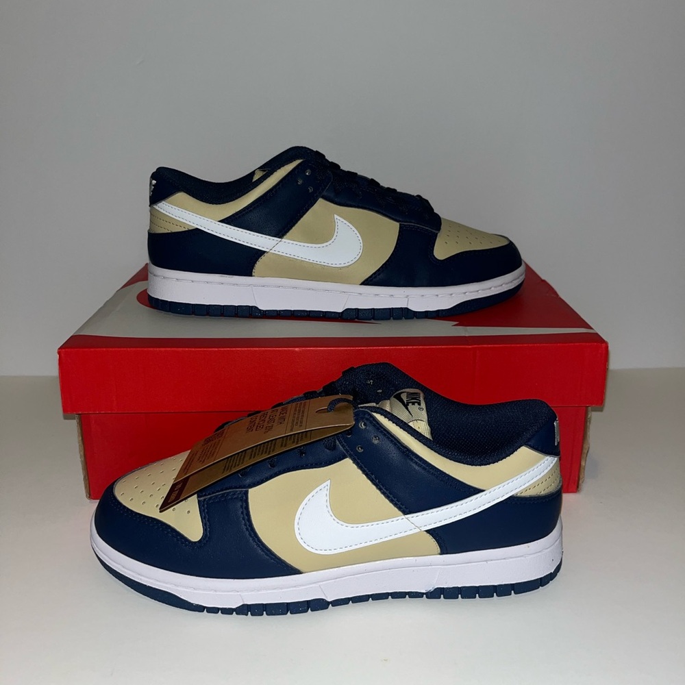 Dunk low women’s midnight navy gold size 8.5 brand new DD1873-401 Under Retail